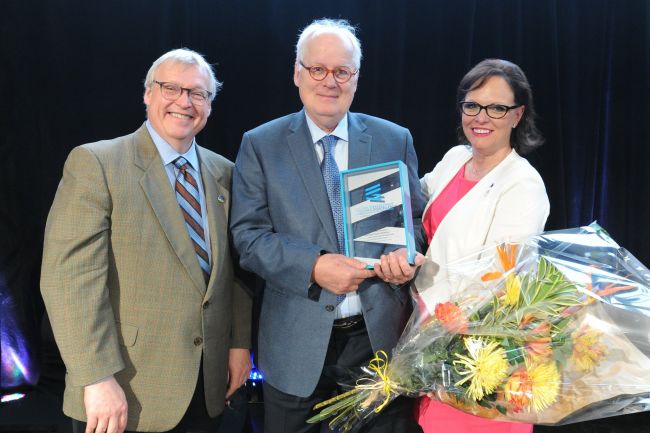 Le directeur de santé publique de la Montérégie honoré à Québec