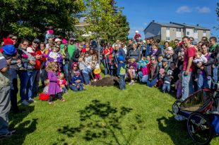 L’arbre des naissances 2014 est planté à Sainte-Julie en présence d’une centaine de personnes
