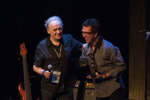 Le bassiste Alain Caron reçoit le prix Oscar-Peterson du FIJM