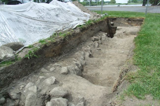 Des allées de circulation du 19e siècle trouvées lors de fouilles archéologiques