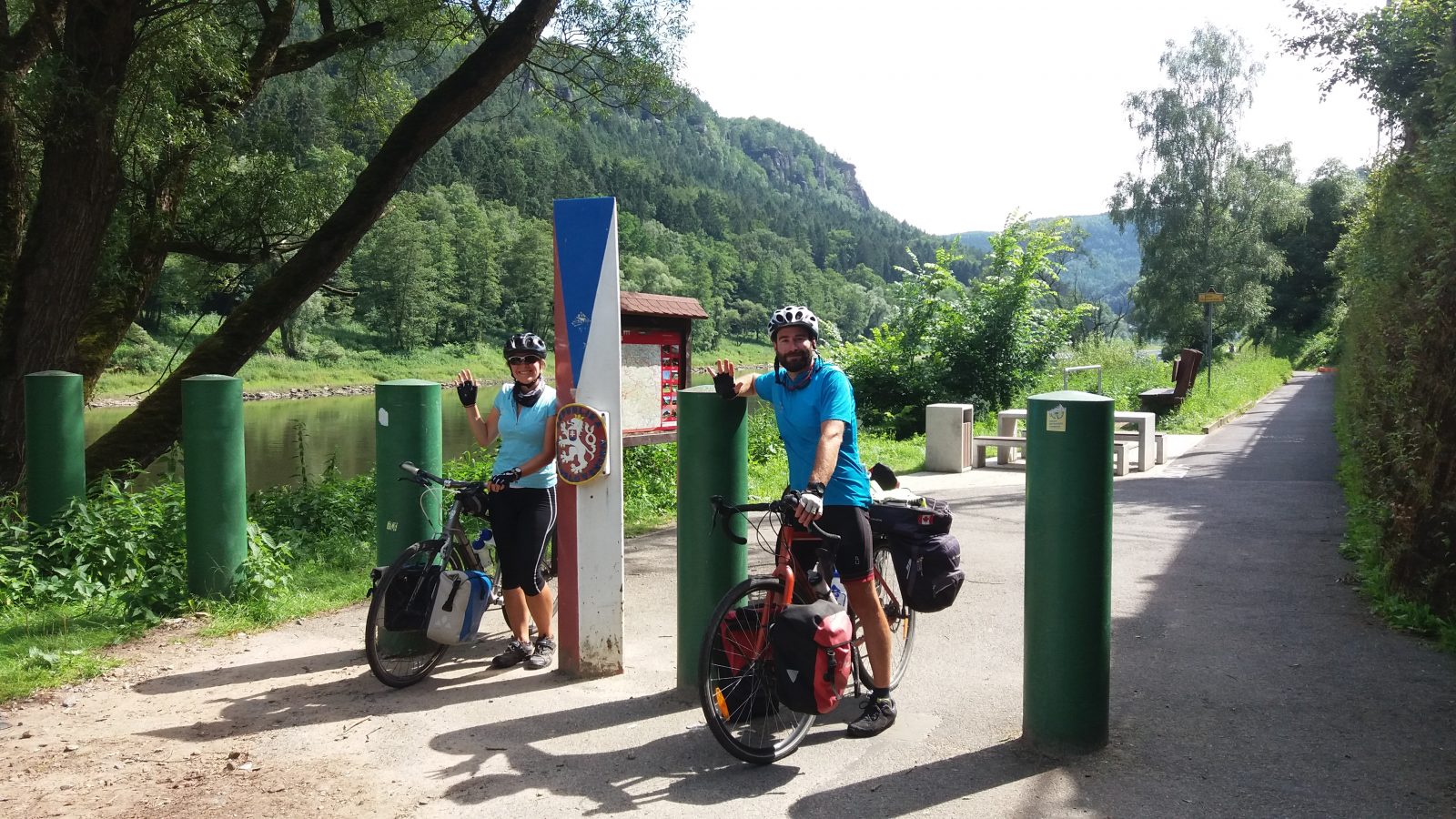 Un couple de Boucherville parcourt l’Europe à vélo