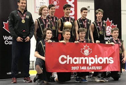 L’équipe de volleyball Noir et Or de Mortagne devient championne de l’Est du Canada