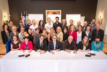 Signature de deux nouvelles conventions collectives à la Ville de Varennes