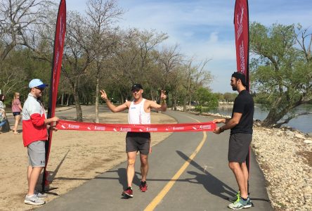 Un Bouchervillois court 10 marathons en 10 mois à travers le Canada