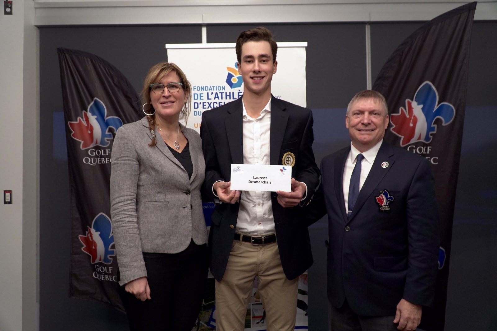 Le golfeur Laurent Desmarchais reçoit une bourse de 4000 $