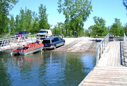 L’entente de Boucherville et Longueuil sur l’accès à la rampe de mise à l’eau  de la Plage municipale de Longueuil se poursuit