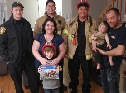 Les pompiers de Saint-Amable apportent leur soutien à la famille Savoie