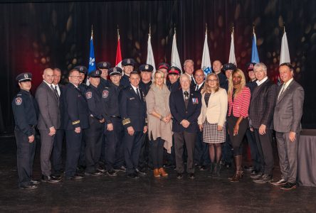 Treize pompiers honorés