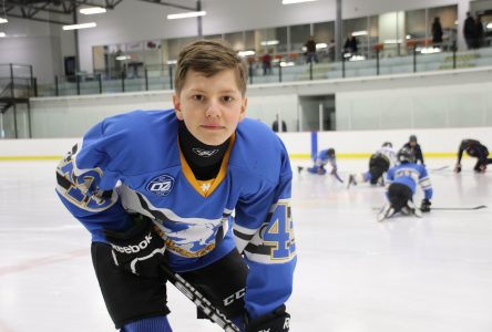 Le hockey a changé la vie d’un jeune Bouchervillois