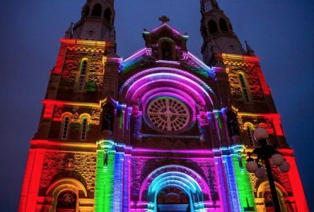 Des églises de la région scintillent aux couleurs de l’espoir!