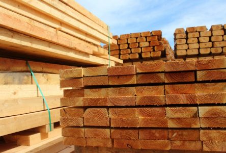 Conflit sur le bois d’œuvre: un milliard de raisons de se battre pour l’industrie forestière québécoise
