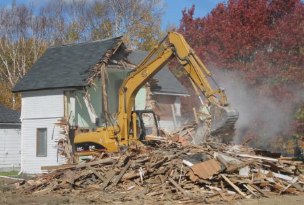 Longueuil veut restreindre la démolition des vieilles maisons unifamiliales