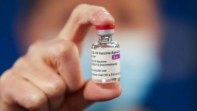 Le vaccin AstraZeneca offert aux personnes âgées de 45 ans et plus