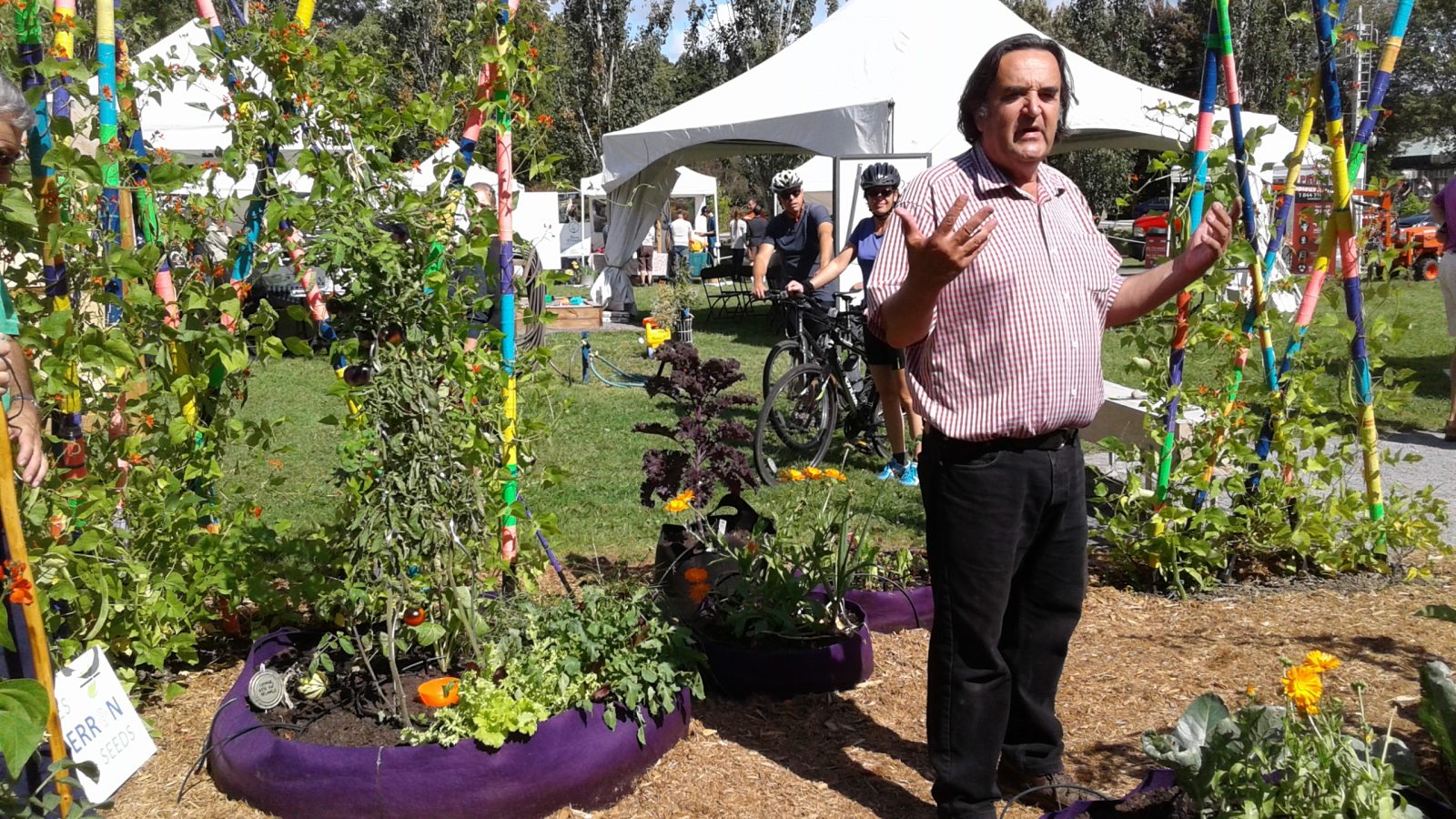 Nouveau livre : l’horticulteur bouchervillois Bertrand Dumont répond à vos questions sur le jardinage