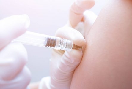 COVID-19 : plus de 50% des adultes vaccinés en Montérégie-Est