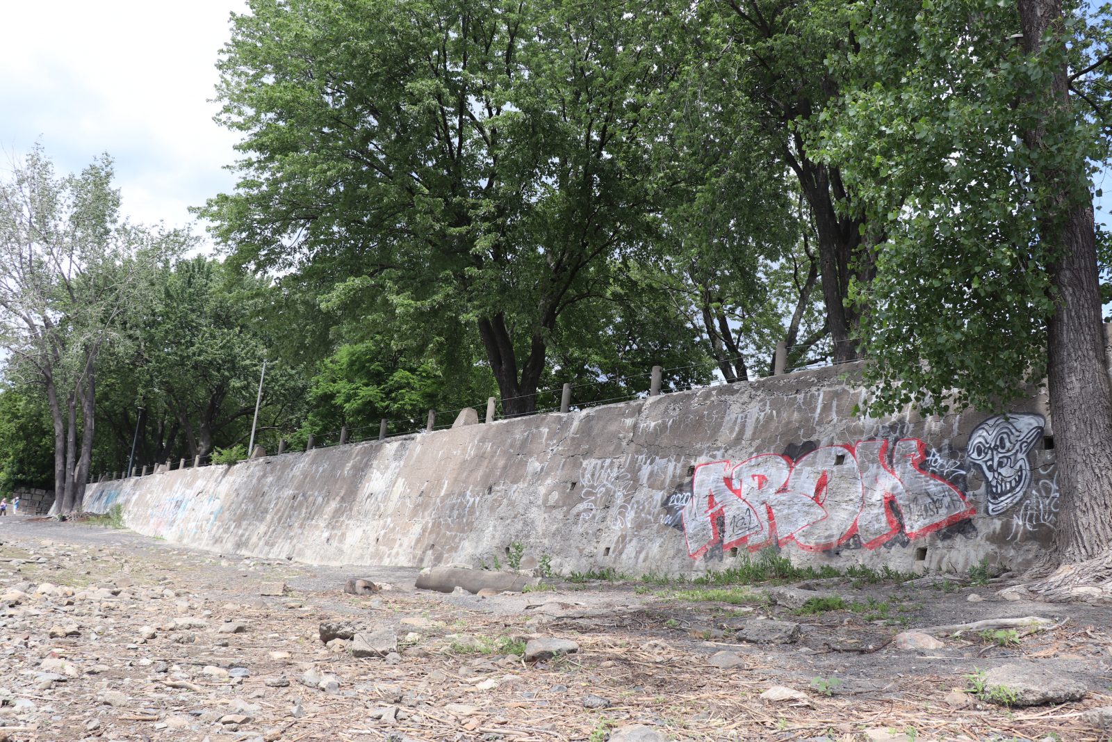 Boucherville: projet de restauration d’une section des murs en bordure du fleuve