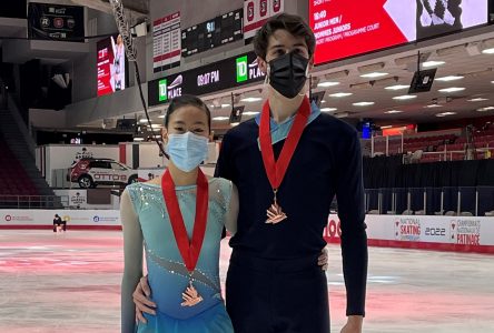 Championnats canadiens de patinage artistique:  la Bouchervilloise Émy Carignan remporte le bronze en couple