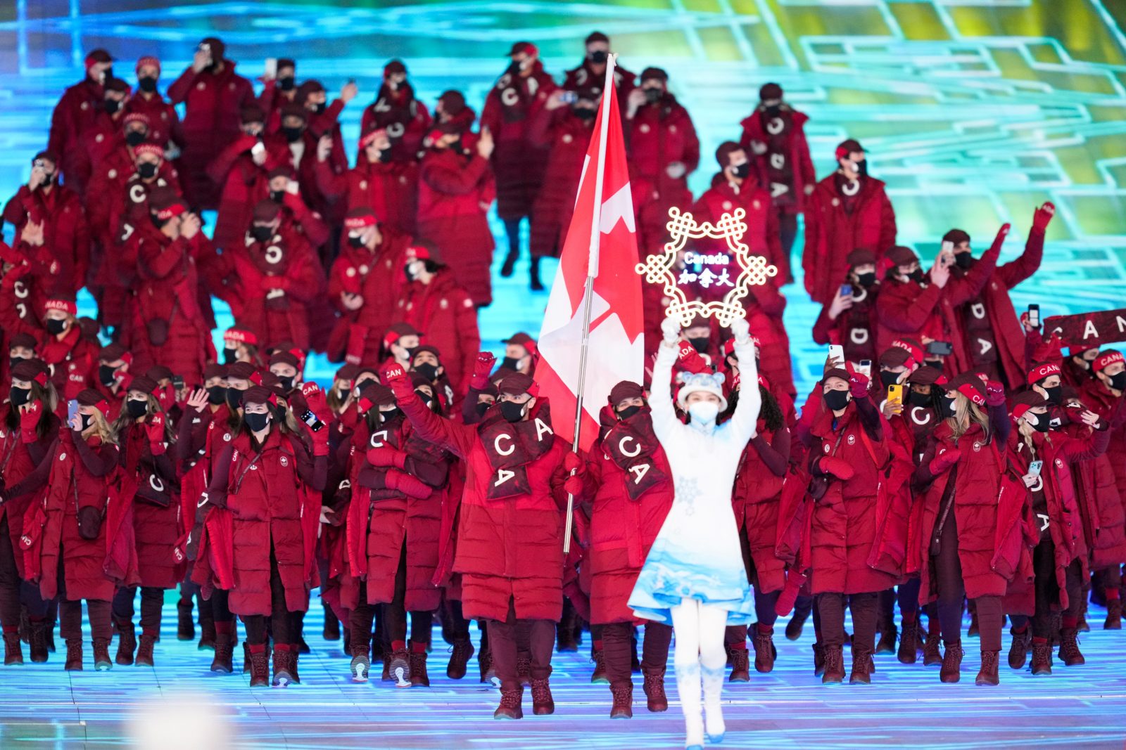 Charles Hamelin est choisi porte-drapeau et pourrait devenir l’olympien masculin canadien le plus médaillé de l’histoire