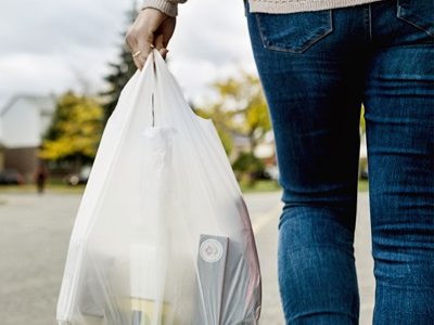 Boucherville, Varennes et Sainte-Julie invitées à interdire les sacs de plastique sur leur territoire