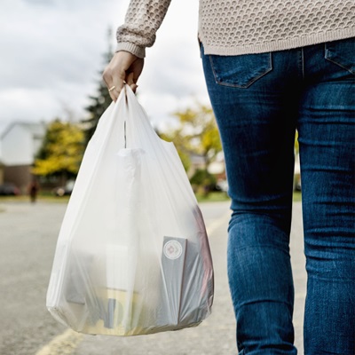 Boucherville, Varennes et Sainte-Julie invitées à interdire les sacs de plastique sur leur territoire