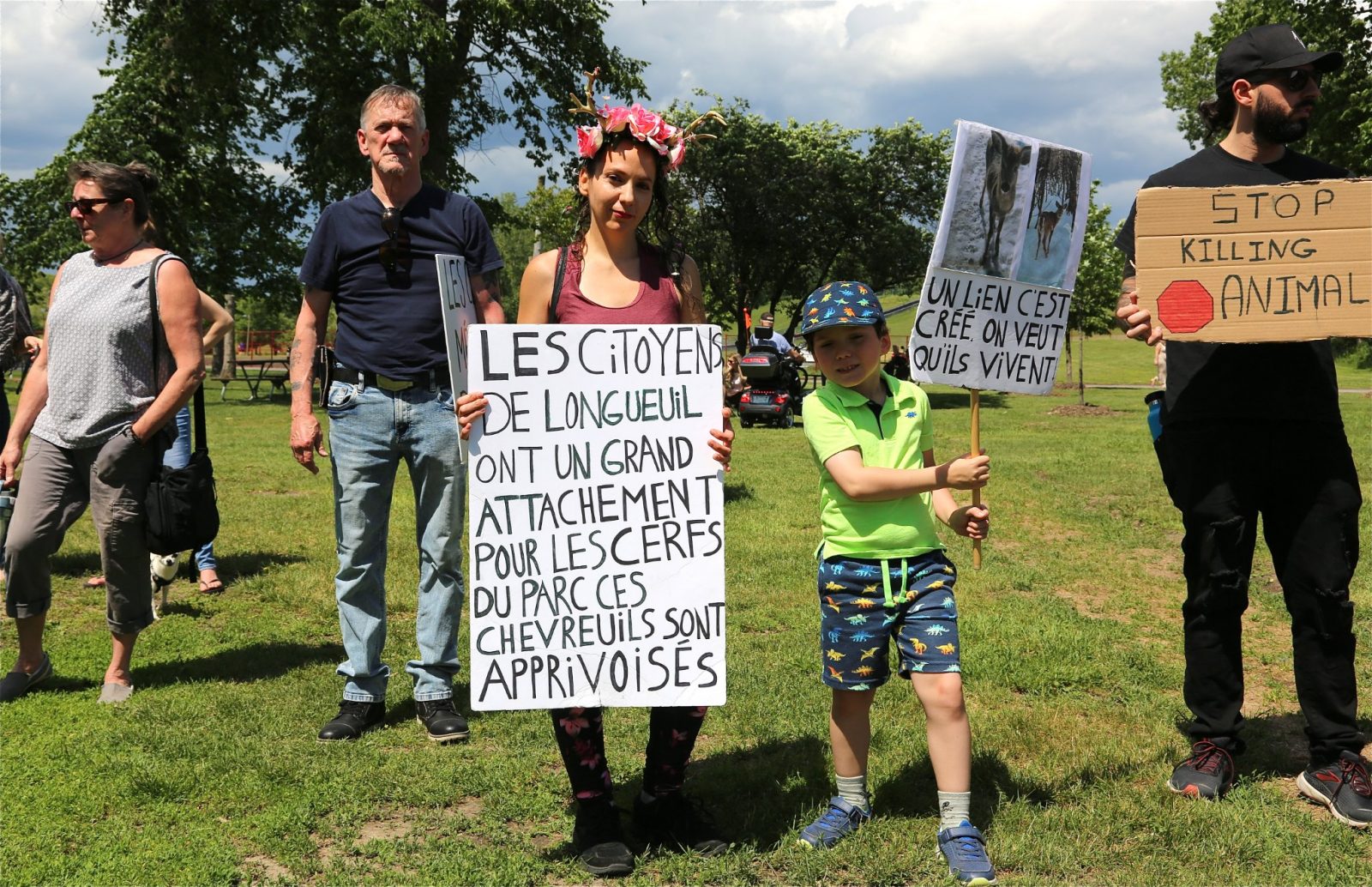 Nouvelle manifestation pour sauver les chevreuils de Longueuil