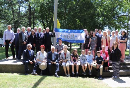 400e anniversaire de Pierre Boucher : Boucherville dévoile les gagnants de son concours de création du drapeau commémoratif