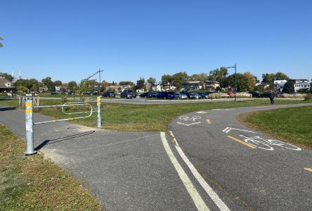 Nouvelles barrières de sécurité sur le sentier pédestre du parc de la Commune de Varennes