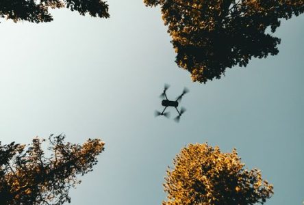 Des drones dans le ciel de Sainte-Julie en avril