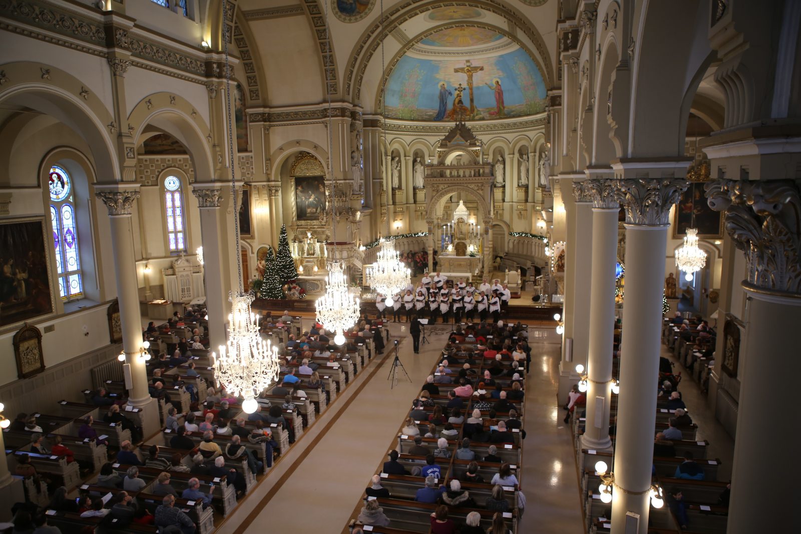 Le Concert de Noël fait vibrer la basilique de Varennes et les spectateurs présents
